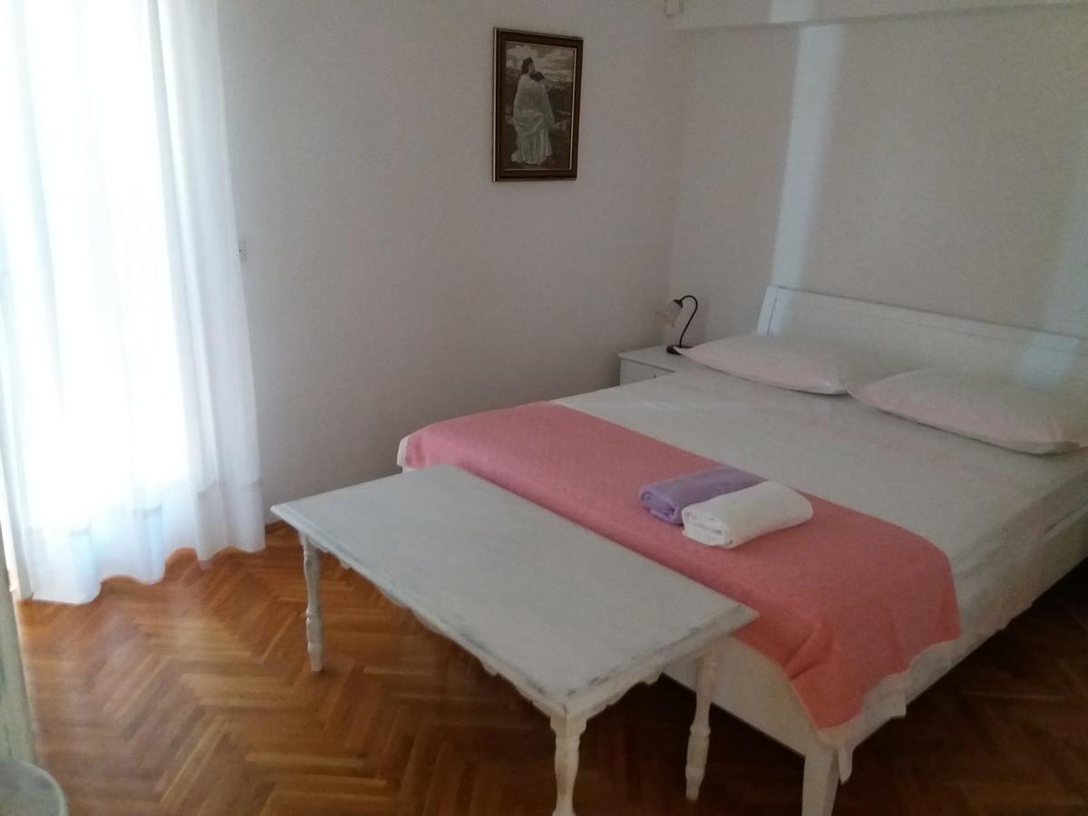 Apartments Villa Karme เบรลา ภายนอก รูปภาพ