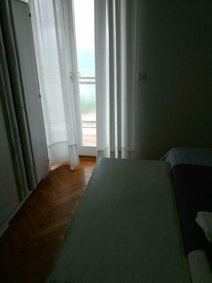 Apartments Villa Karme เบรลา ภายนอก รูปภาพ